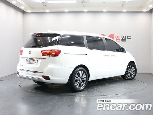 Kia The / новый New Carnival Luxury, 2020 3