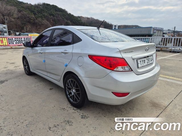 Hyundai Accent(новый кузов / новое поколение) Luxury, 2012 6