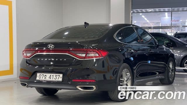 Hyundai Grandeur IG 3.0 LPi Exclusive (арендный автомобиль), 2017 4