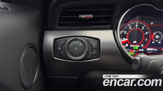 Ford Mustang купе, 2021 19