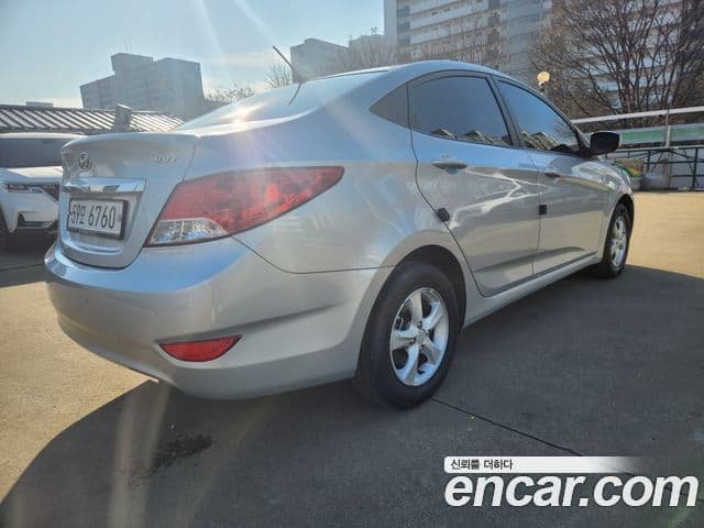Hyundai Accent(новый кузов / новое поколение) Modern, 2015 4