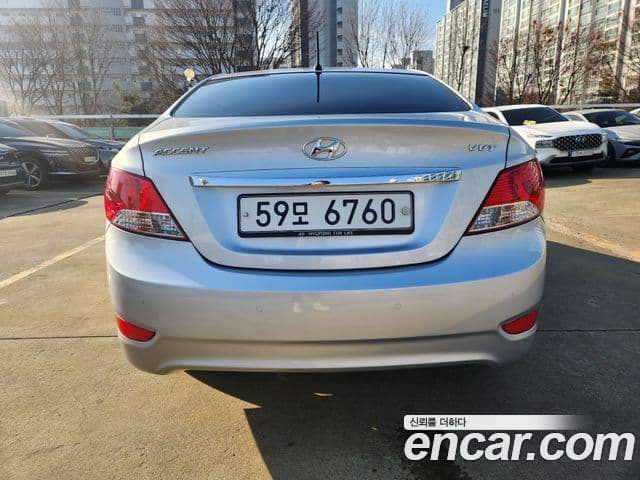 Hyundai Accent(новый кузов / новое поколение) Modern, 2015 6