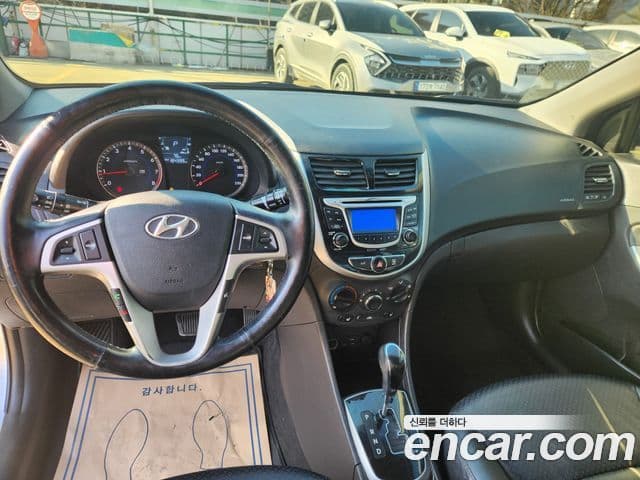 Hyundai Accent(новый кузов / новое поколение) Modern, 2015 10