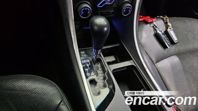 Hyundai YF Sonata люксовая версия, 2010 9