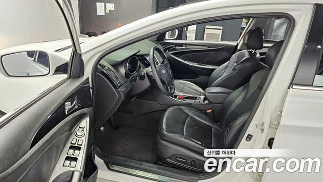 Hyundai YF Sonata люксовая версия, 2010 10