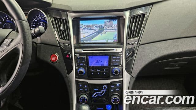 Hyundai YF Sonata люксовая версия, 2010 14