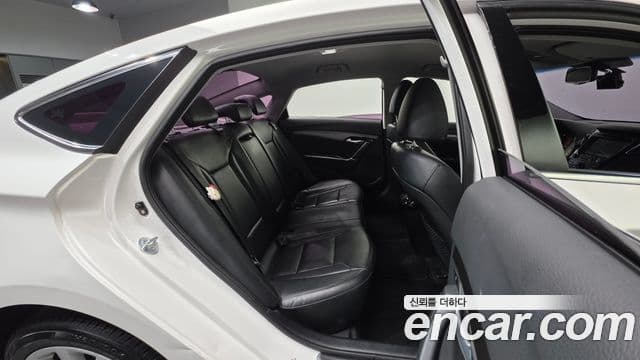 Hyundai i40 살룬 PYL, 2014 19