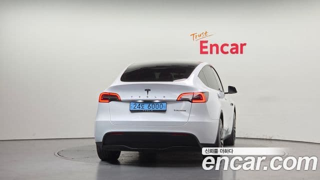 Tesla модель Y, 2024 4