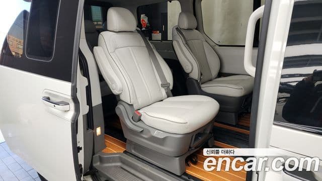 Hyundai Staria лимузин, 2022 12