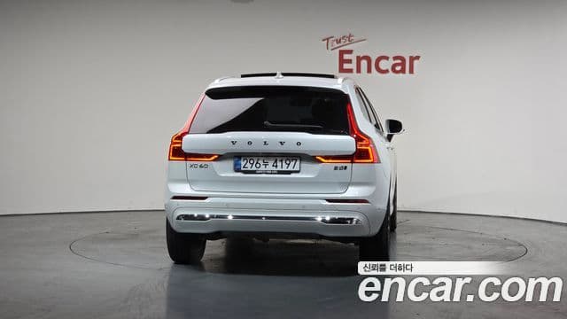 Volvo XC60 2세대 B5 Ultra Bright, 2025 4