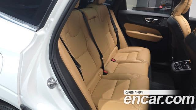 Volvo XC60 2세대 B5 Ultra Bright, 2025 12