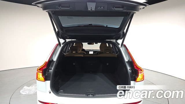 Volvo XC60 2세대 B5 Ultra Bright, 2025 20