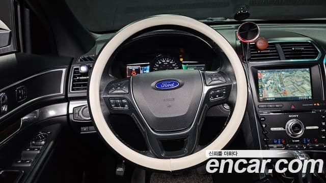 Ford Explorer 5세대, 2016 13