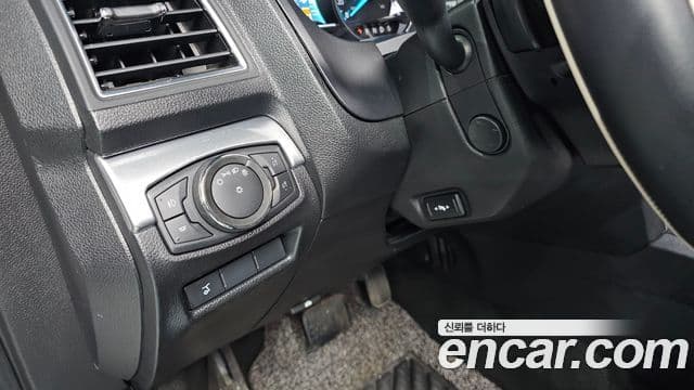 Ford Explorer 5세대, 2016 18