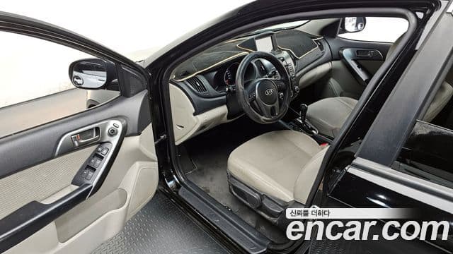 Kia Forte 1.6 CVVT SLi, 2010 11