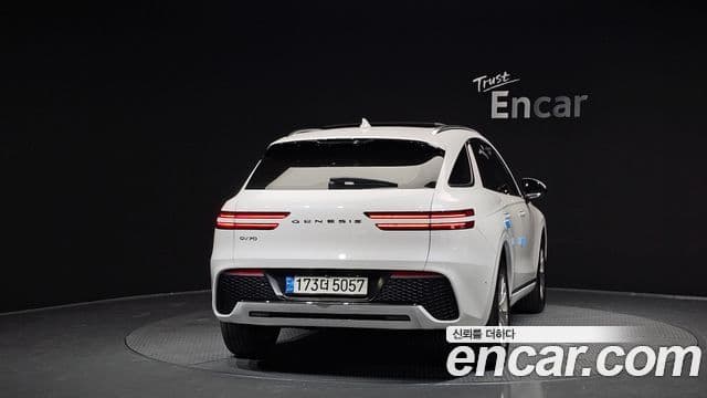 Genesis GV70, 2021 4