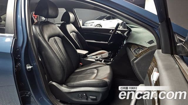 Hyundai LF Sonata Special, 2016 10