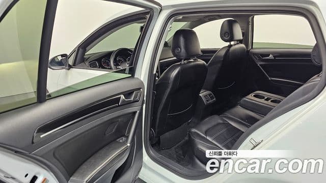 Volkswagen Гольф 7세대, 2015 11