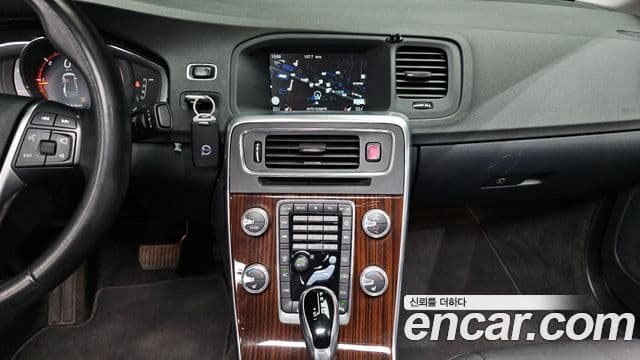 Volvo S60 2세대, 2017 14