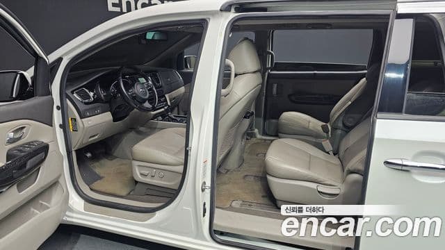 Kia All New Carnival Prestige, 2015 10