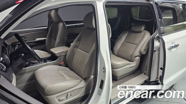 Kia All New Carnival Prestige, 2015 11