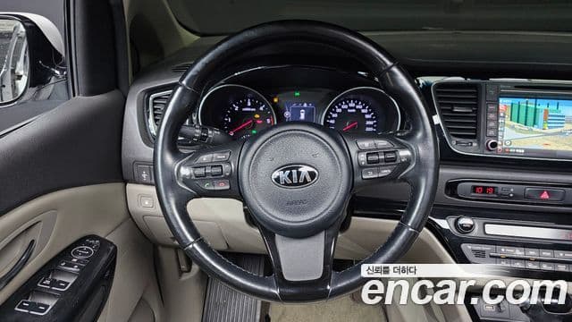 Kia All New Carnival Prestige, 2015 13