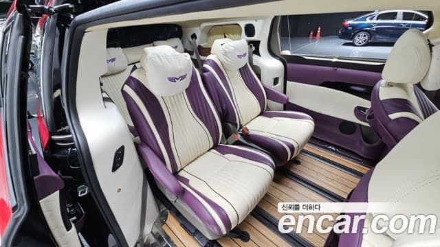 Kia Carnival 4세대 бензин 9인승 High Limousine(компания по спецнадстройкам), 2021 11