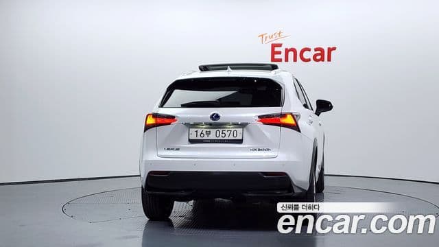 Lexus NX300h Supreme, 2015 4