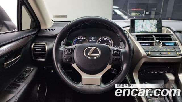 Lexus NX300h Supreme, 2015 13