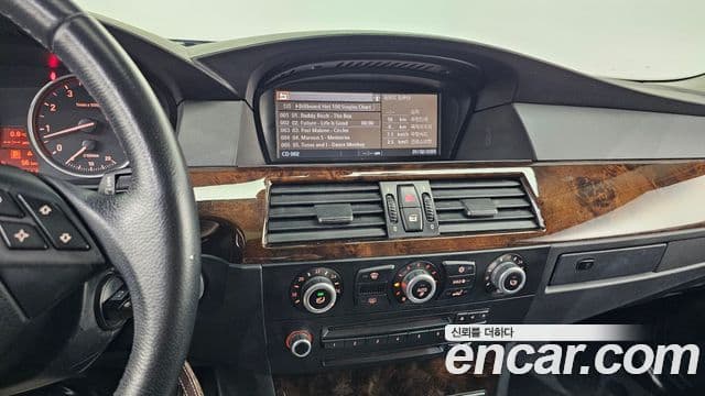 BMW 5시리즈 (E60) 528i седан, 2008 18