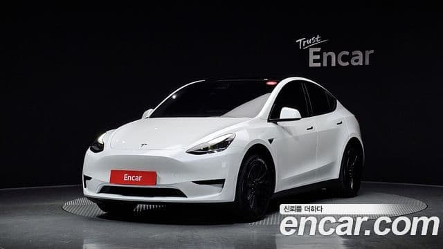 Tesla модель Y, 2023 1