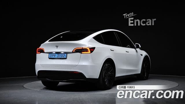 Tesla модель Y, 2023 2