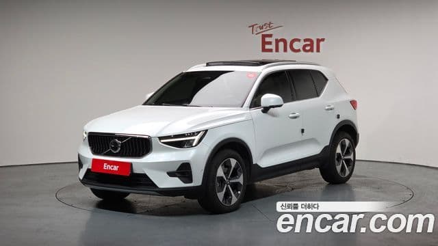 Volvo XC40 B4 Ultimate Bright, 2023 1