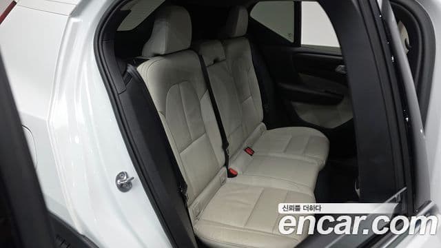 Volvo XC40 B4 Ultimate Bright, 2023 11