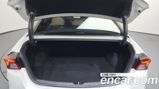 Kia K5 гибрид 3세대 Signature, 2023 20