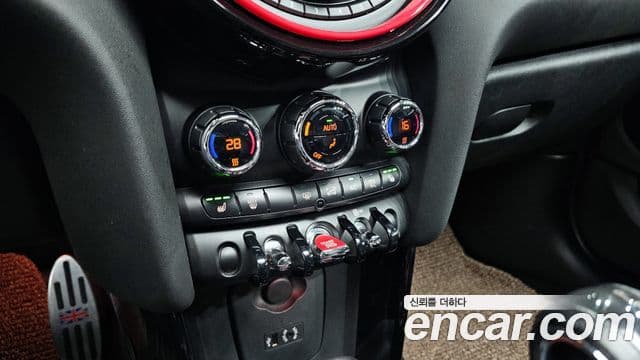 Mini Cooper D 3세대, 2017 15