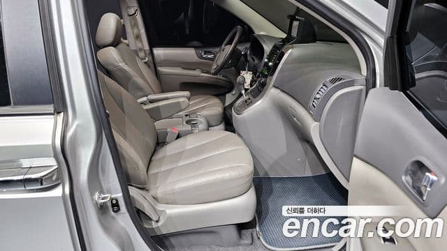 Kia Carnival R R Special, 2011 10