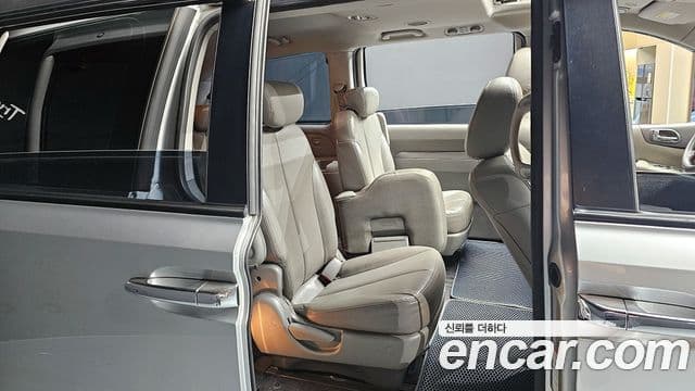 Kia Carnival R R Special, 2011 12