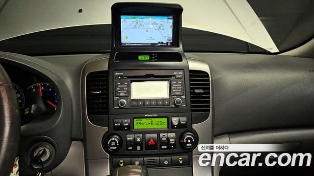 Kia Carnival R R Special, 2011 15