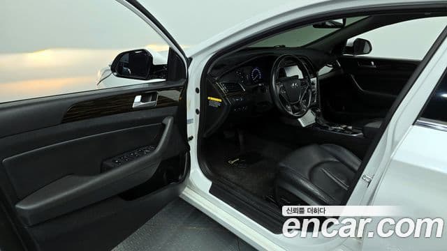 Hyundai LF Sonata Special, 2016 10