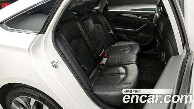 Hyundai LF Sonata Special, 2016 12