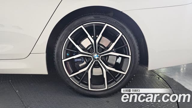 BMW 5시리즈 (G30) 530i M Sport, 2023 все фото