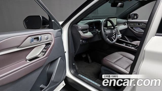 Ford Explorer 6세대 2.3 Platinum 4WD, 2025 10