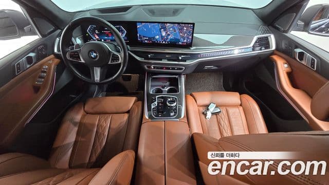 BMW X7 (G07) xDrive 40i M Sport 6인승, 2025 7