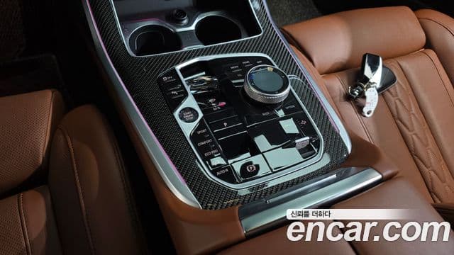 BMW X7 (G07) xDrive 40i M Sport 6인승, 2025 9