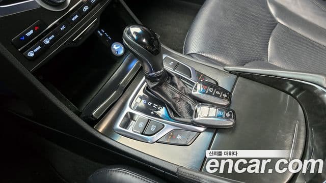 Hyundai Grandeur HG Premium, 2015 9