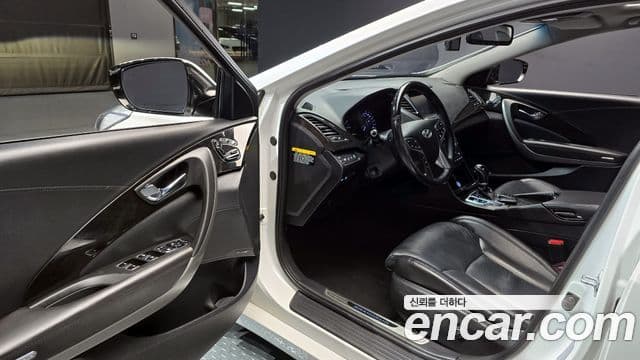 Hyundai Grandeur HG Premium, 2015 11