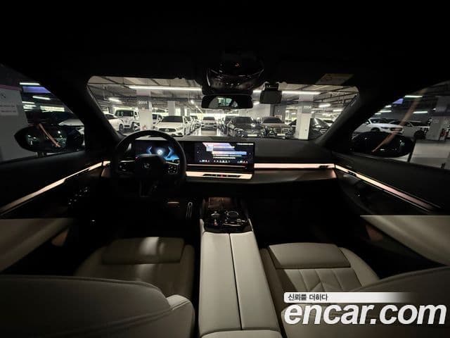 BMW 5시리즈 (G60) 520i M Sport, 2025 9