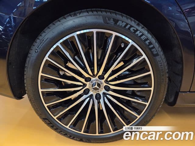 Mercedes-Benz E-класс W214 Exclusive, 2025 4