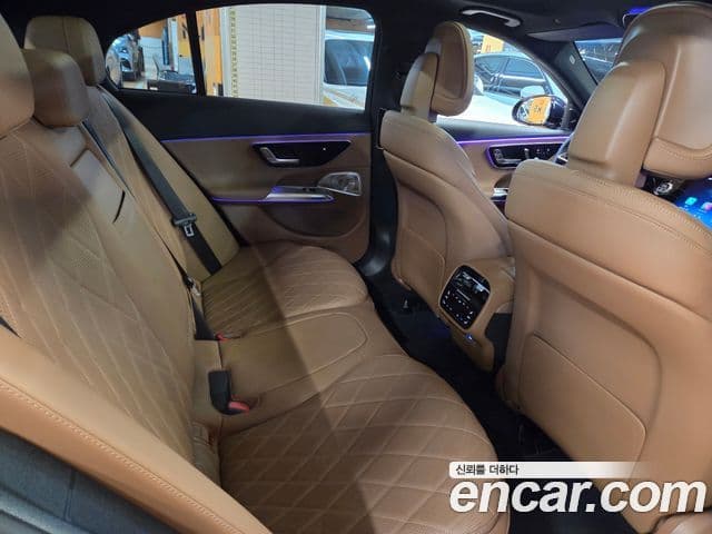 Mercedes-Benz E-класс W214 Exclusive, 2025 6